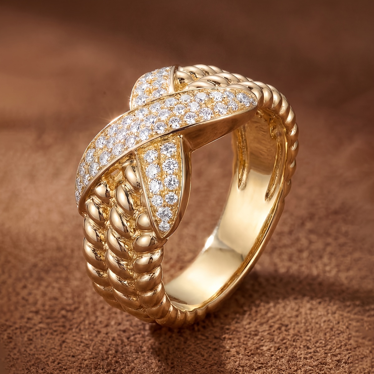 European Palace-Style Ladies Ring, Lightweight Luxury